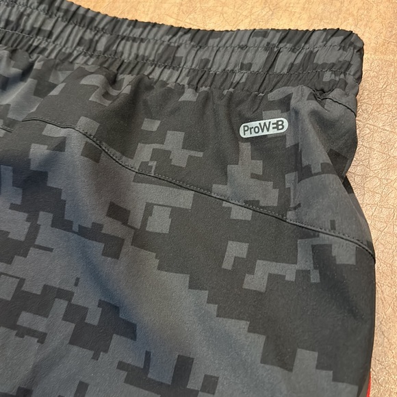 Spyder men’s active shorts camo black gray size XXL NWT 2 pockets - Picture 8 of 9